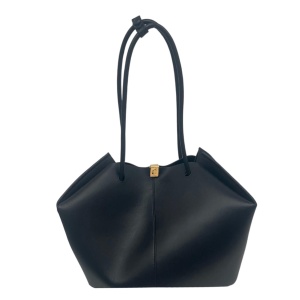 COCCINELLE [110005] премиум класса в бутиках Monte Rosso