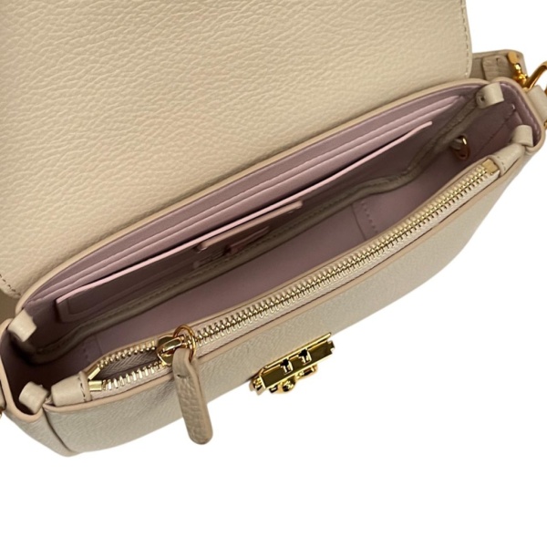 COCCINELLE [110022] премиум класса в бутиках Monte Rosso