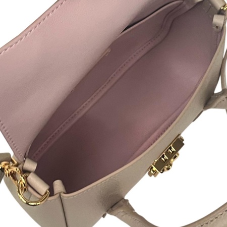 COCCINELLE [109970] премиум класса в бутиках Monte Rosso