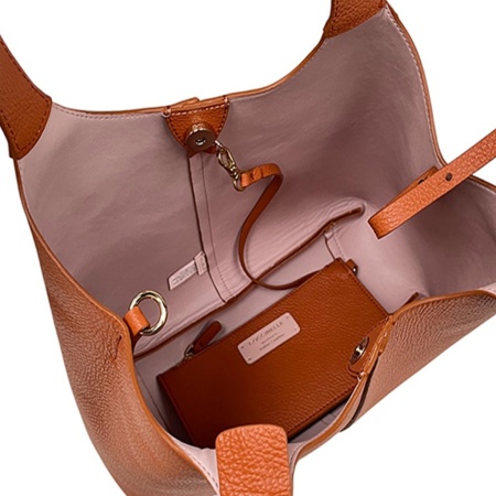 COCCINELLE [109980] премиум класса в бутиках Monte Rosso